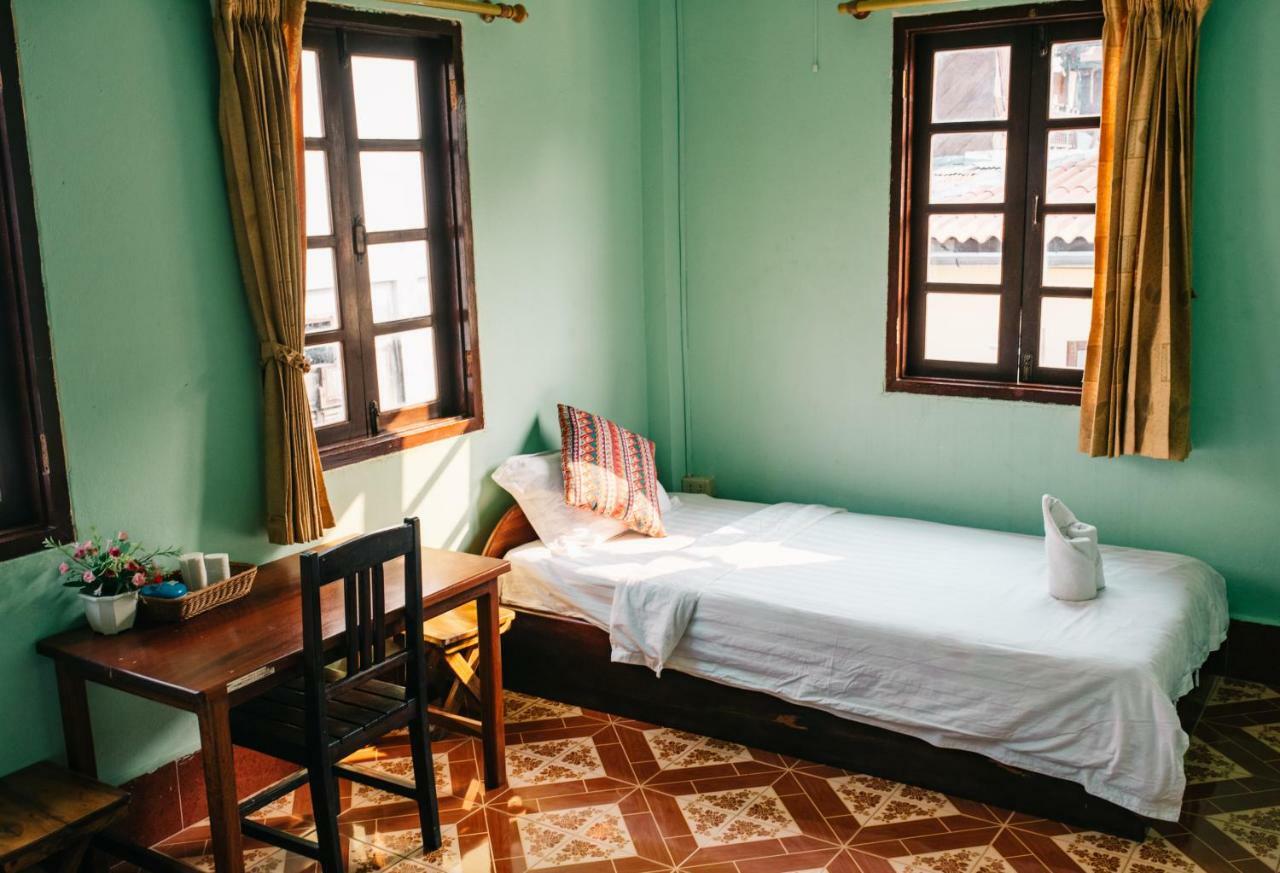Mao Phasok Riverside Guesthouse Luang Prabang Dış mekan fotoğraf